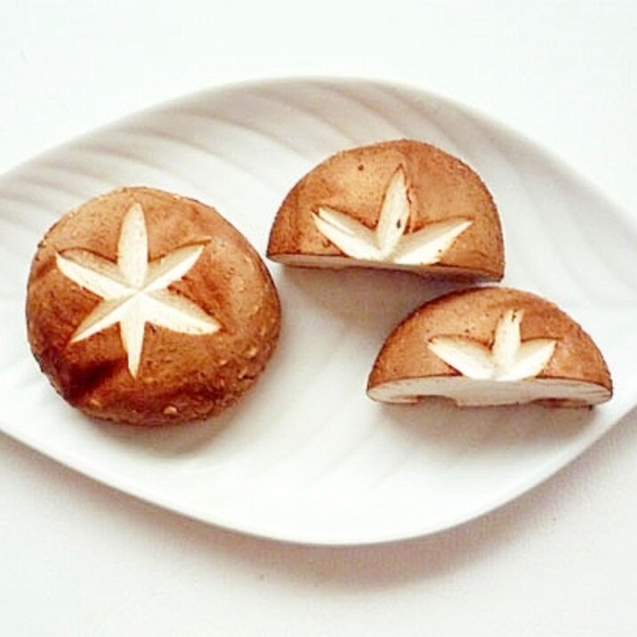 椎茸の飾り切り 花と松 レシピ 作り方 By Liqueur 楽天レシピ 椎茸の飾り切り 花と松 レシピ 作り方 By Liqueur 楽天レシピ